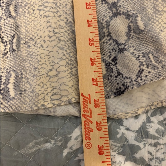 Gray and Tan Long Sleeve Notched Collar Button Down Shirt - Picture 4 of 7